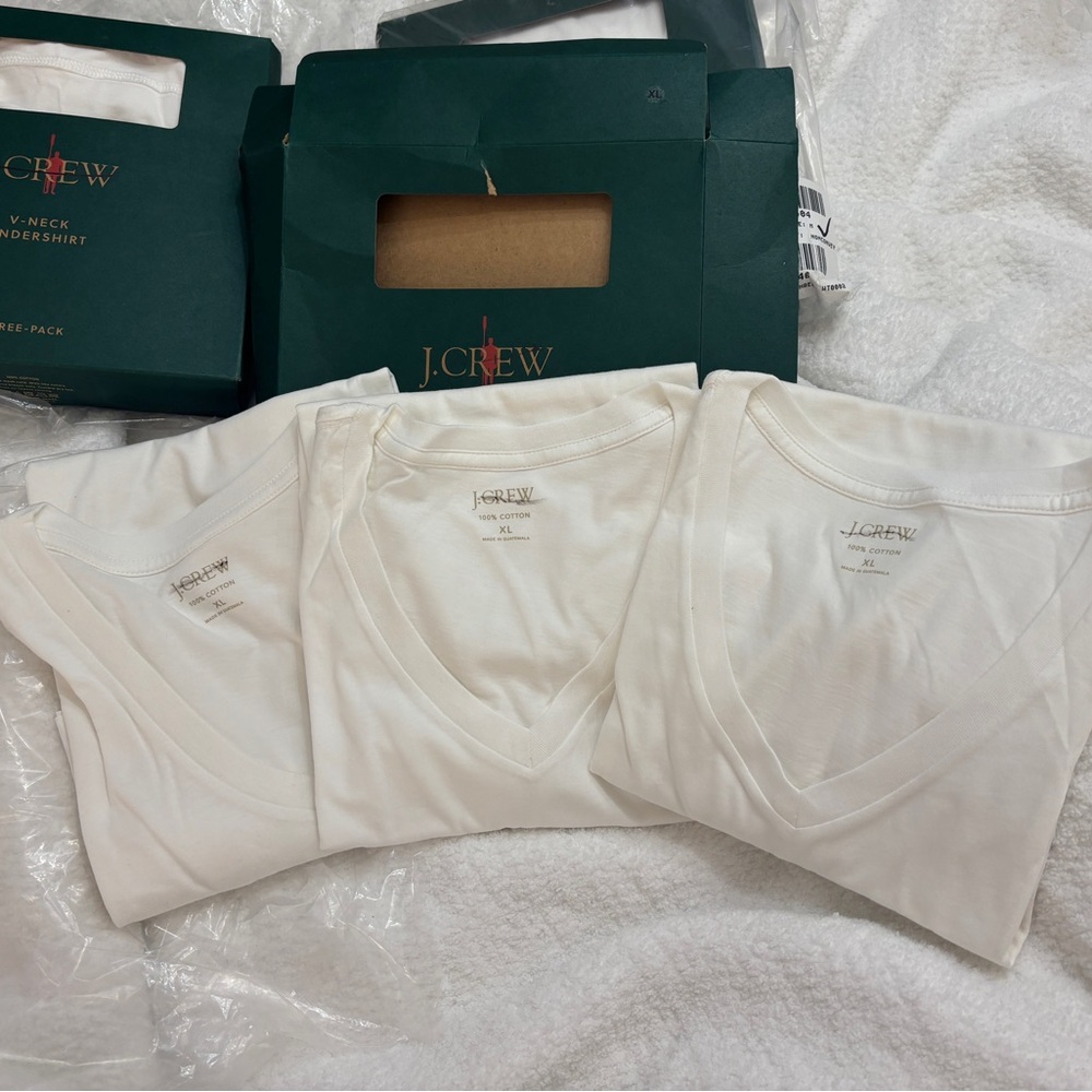 NWT Mens J. Crew Cotton V-neck undershirts three-pack White BY458 - Picture 4 of 4